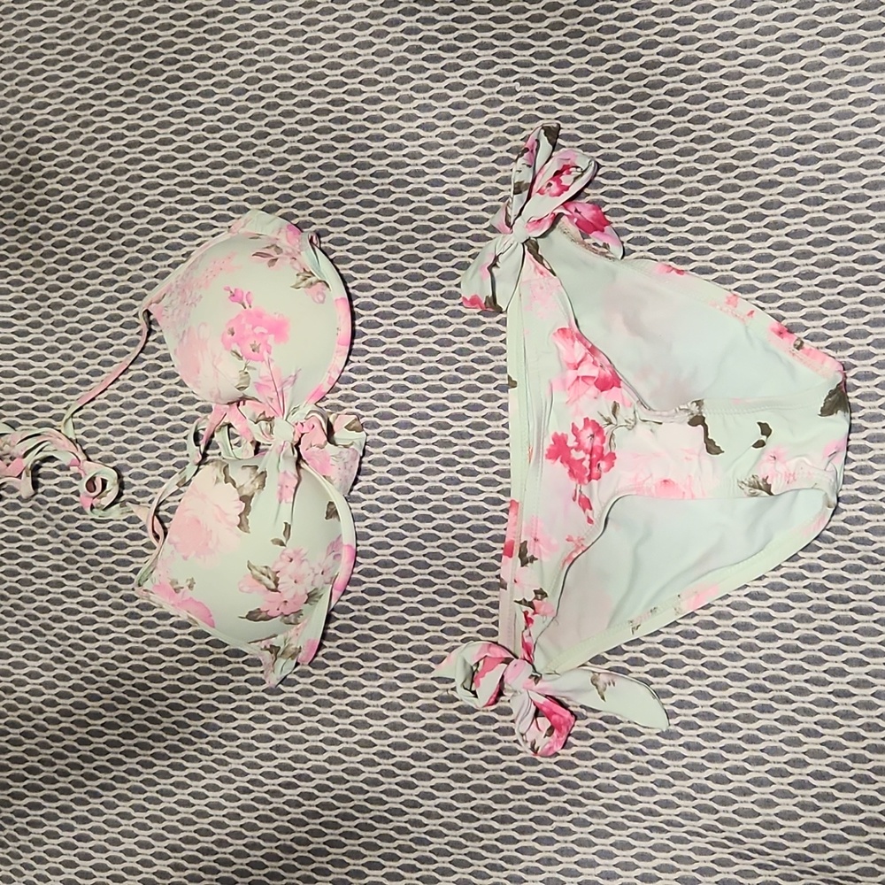 Mint flower bikini set